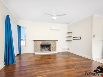 6 Whitfield Place, Beachlands WA 6530