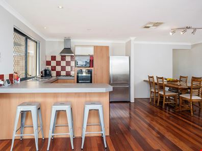12 Narrier Close, South Guildford WA 6055