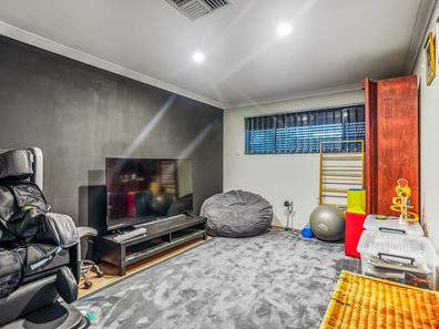 1 Markwell Avenue, Haynes WA 6112