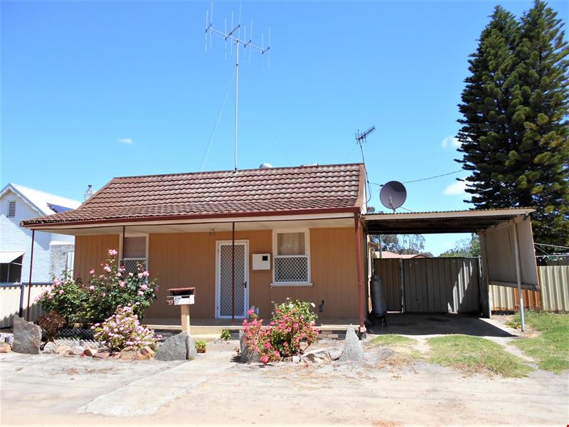 37 Hassell Street, Katanning WA 6317