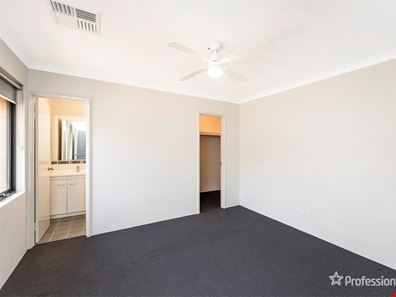 2/9 Kings Place, Waroona WA 6215