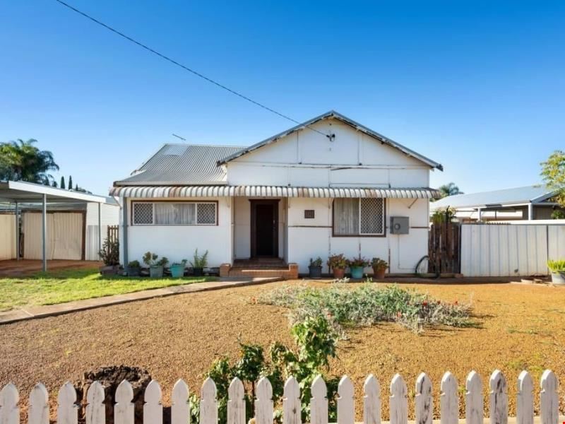 101 Campbell Street, Lamington WA 6430
