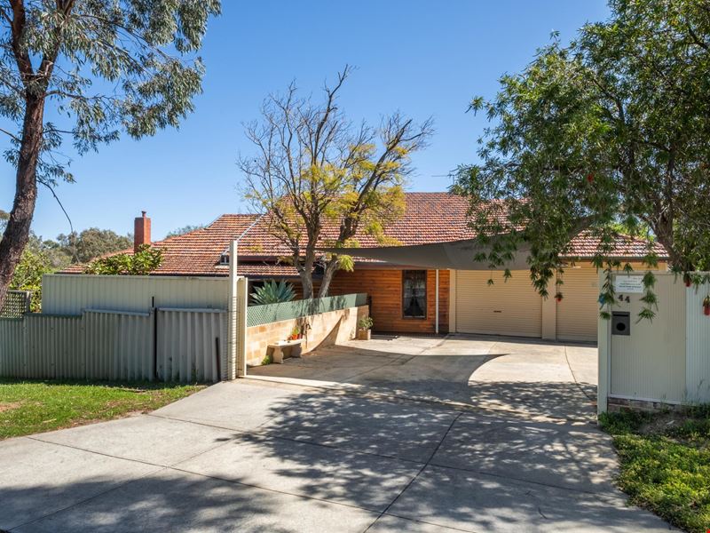 44 Stuart Street, Koongamia WA 6056