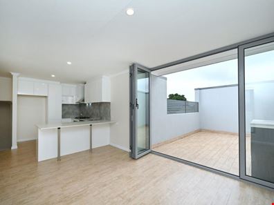 8/36 Danbury Crescent, Girrawheen WA 6064