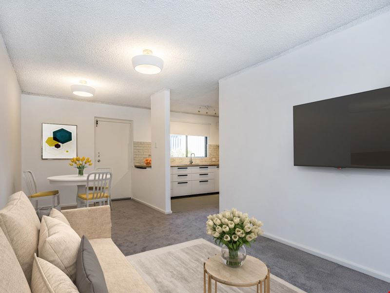 2/4 Ryrie  Avenue, Como WA 6152