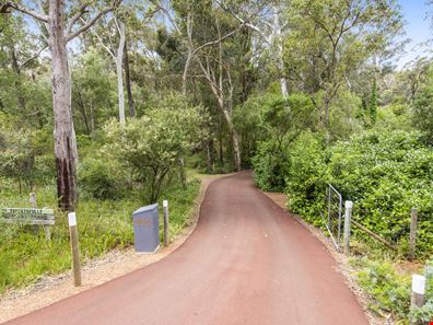 111 Hardey Road, Glen Forrest WA 6071