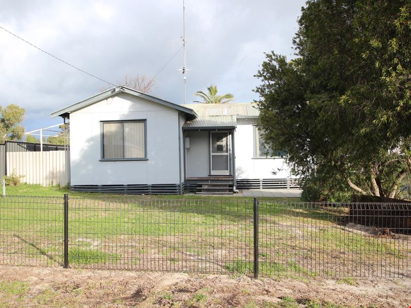 17 Eastcott Street, Yarloop WA 6218