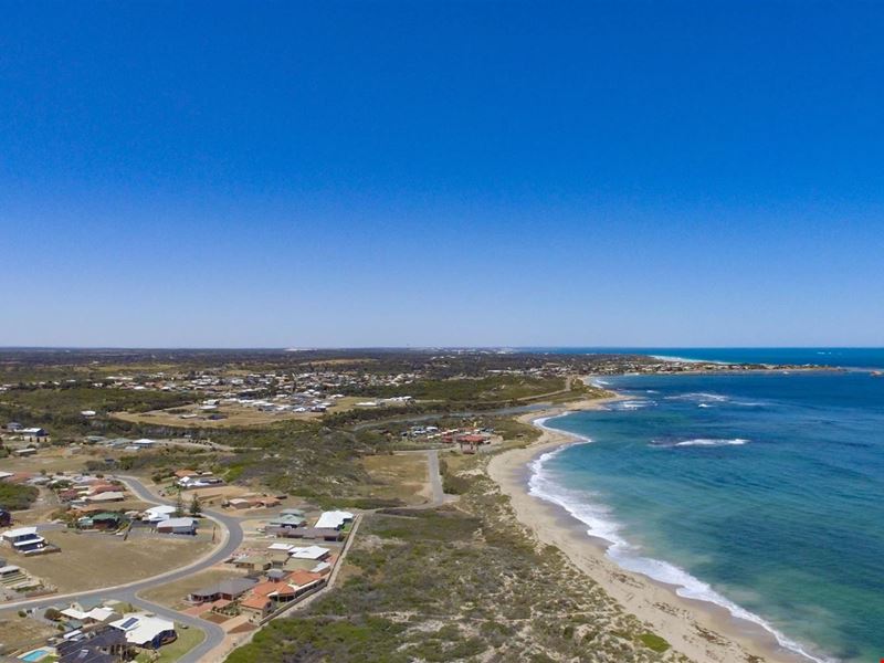 4 Oceanside Boulevard, Dongara WA 6525
