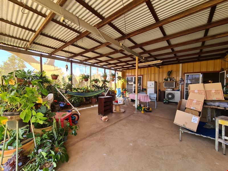 33 Angelo Street, East Carnarvon