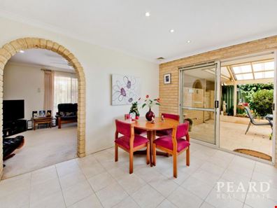 2/38-40 Bower Street, Doubleview WA 6018