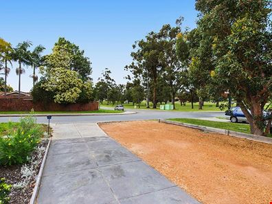 25 Davenport Road, Booragoon WA 6154