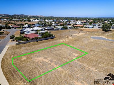 25 Half Moon Drive, Waggrakine WA 6530