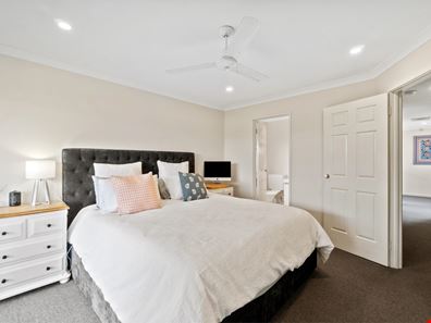 2/62 Golf View Street, Yokine WA 6060