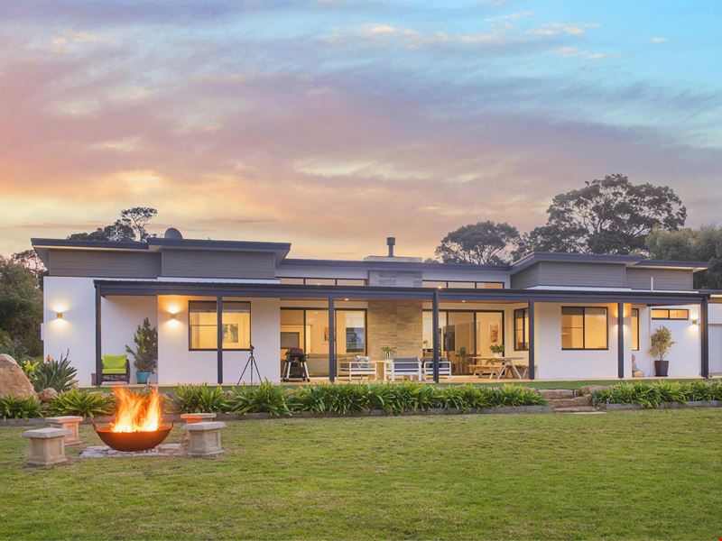 60 Kinross Loop, Quindalup WA 6281