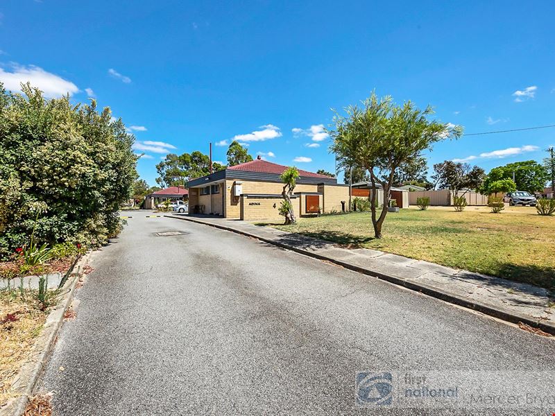 2/4 Uldina Place, Pinjarra WA 6208