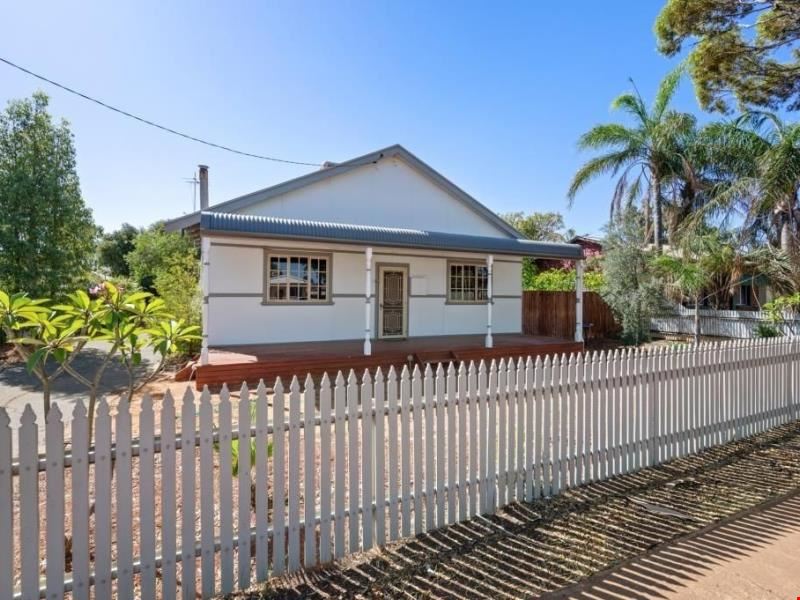 90 Killarney Street, Hannans WA 6430