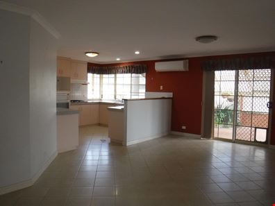 8/14 Anna Road, Australind WA 6233