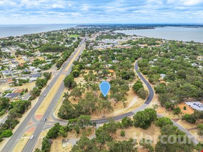 2 Pleasant Grove Circle, Falcon WA 6210