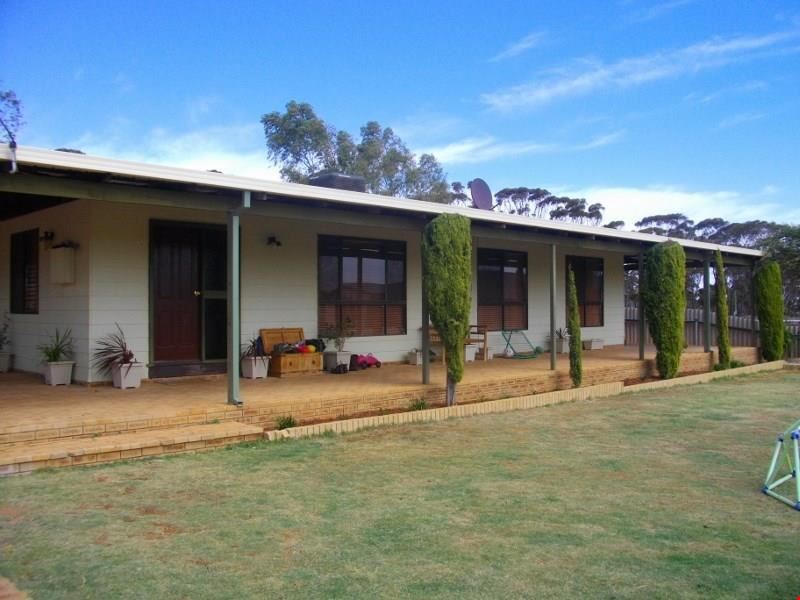 16 Leo Street, Southern Cross WA 6426