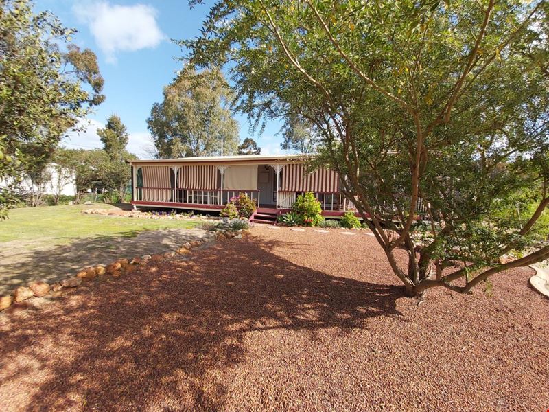16 Rose  terrace, Spencers Brook WA 6401