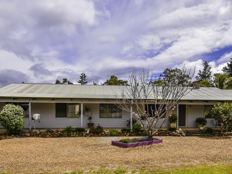 7 Collins Street, Greenbushes WA 6254