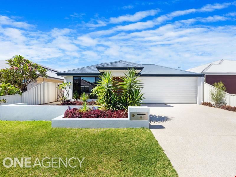 19 Gicha Close, Lake Coogee WA 6166