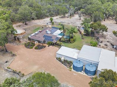 54 Woodland Parade, Stake Hill WA 6181