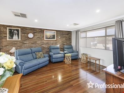 1 Benbullen Blvd, Kingsley WA 6026