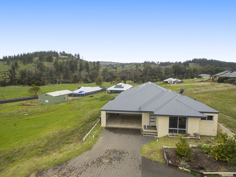 7 McAlpine Mews, Nannup WA 6275