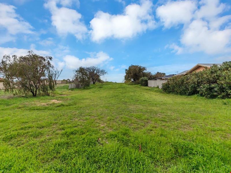 138 Safety Bay Road, Shoalwater WA 6169