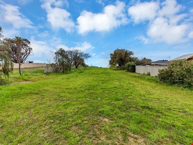 138 Safety Bay Road, Shoalwater WA 6169