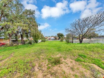 138 Safety Bay Road, Shoalwater WA 6169