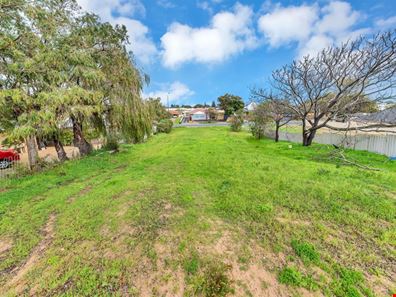 138 Safety Bay Road, Shoalwater WA 6169