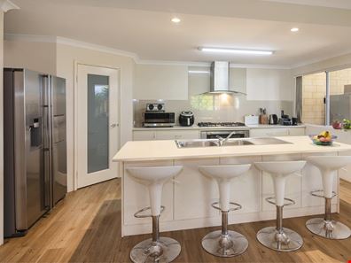 6 Avignon Vista, Yalyalup WA 6280