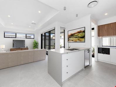 8 Koombana Way, Kallaroo WA 6025