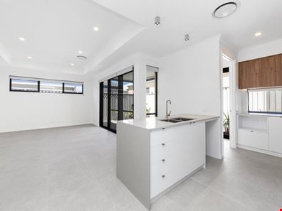 8 Koombana Way, Kallaroo WA 6025