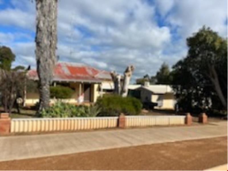 18 Janes Drive, Corrigin WA 6375