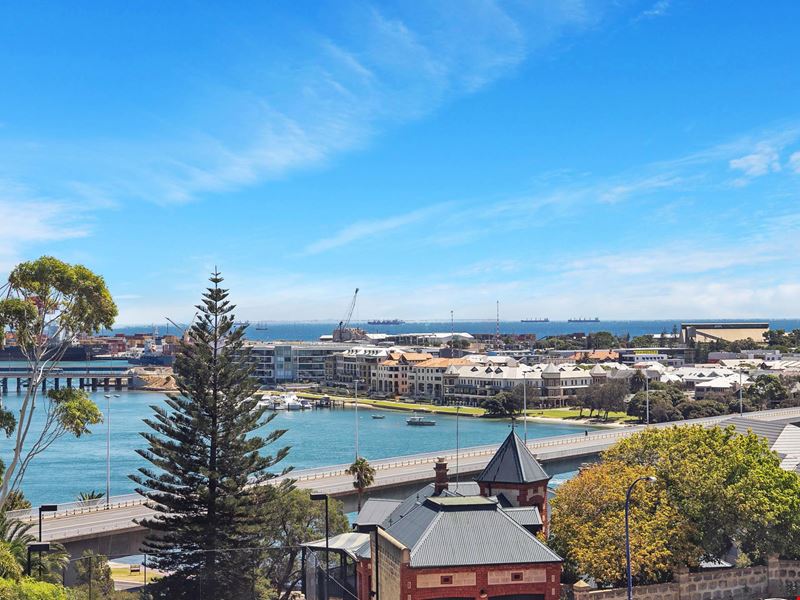 22/2 Angwin Street, East Fremantle WA 6158