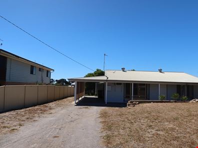 8 Richardson Road, Port Denison WA 6525