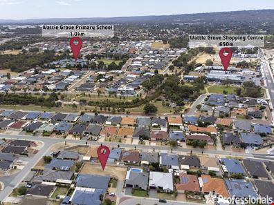 16 Saligna Bend, Wattle Grove WA 6107
