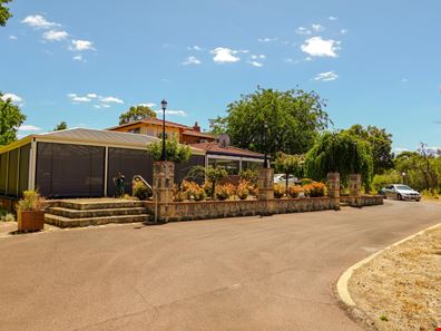 233 Foxton Drive, Oakford WA 6121