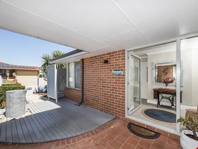 4 St Georges Court, Connolly WA 6027
