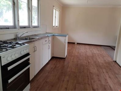 18A Katoomba Street, Orana WA 6330