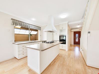 11 Myrtle Turn, Greenfields WA 6210