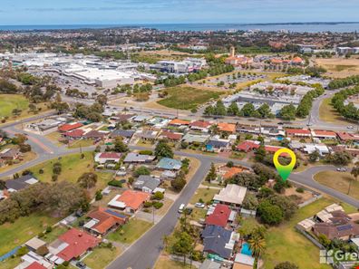10 Haselmere Circus, Rockingham WA 6168