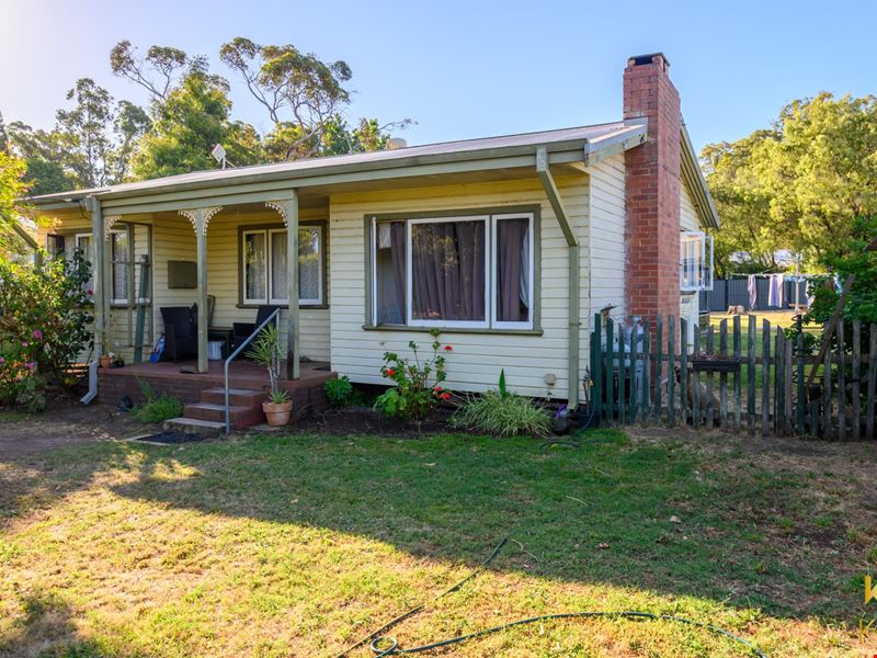 21 Banksiadale Rd, Dwellingup WA 6213