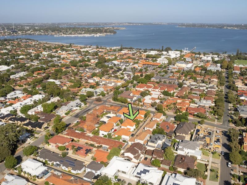 2/190 Coode Street, Como WA 6152