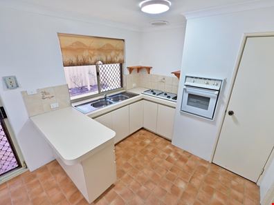 2/171 Goollelal Drive, Kingsley WA 6026