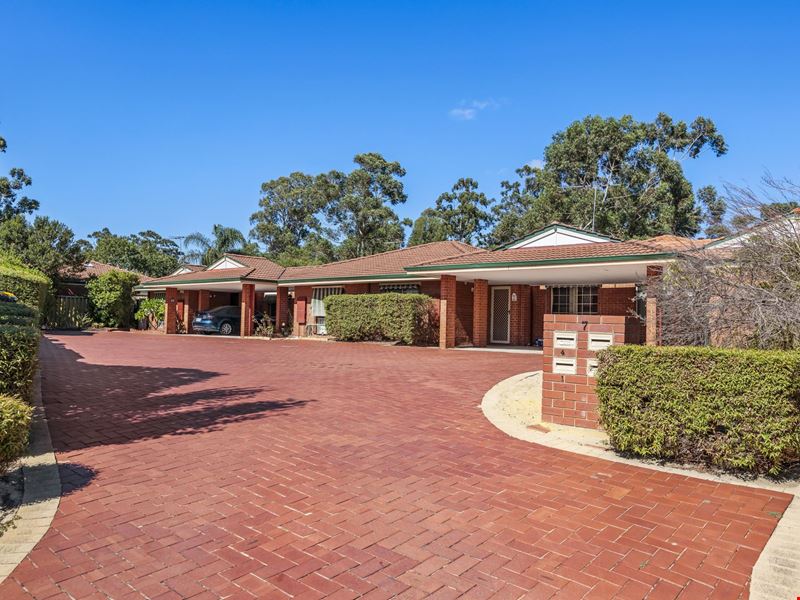 4/7 Conifer Close, Ballajura WA 6066