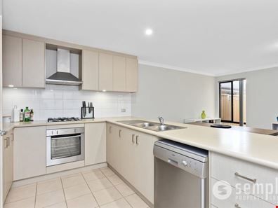 16 Weetman Road, Hammond Park WA 6164